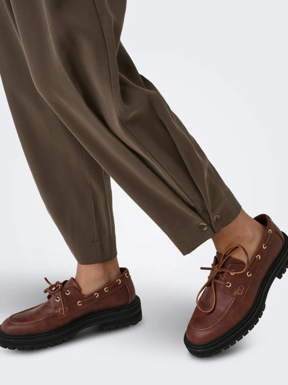 JDYASTA Locker geschnitten Hose mit weitem Beinschnitt