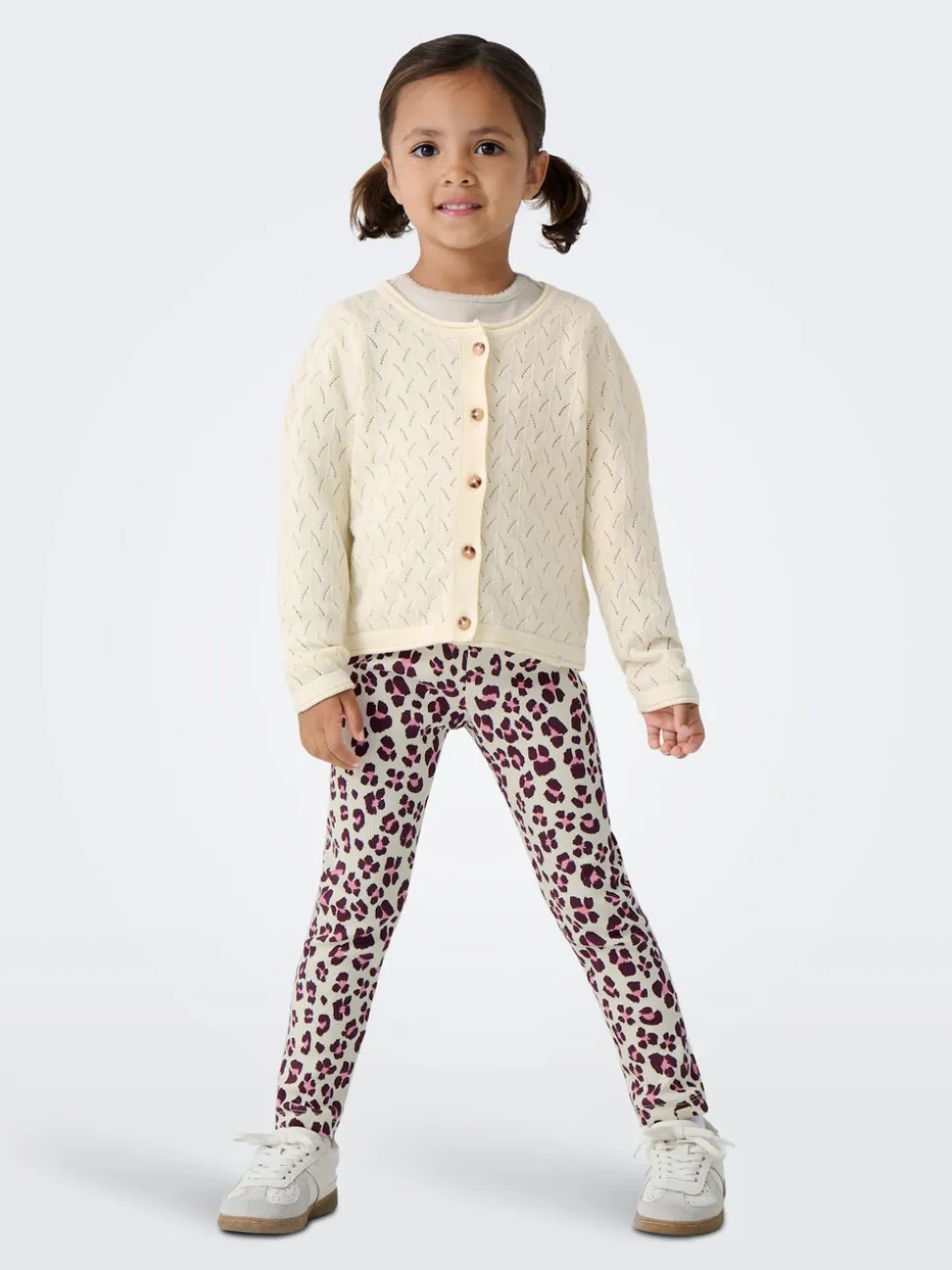 KMGMEGAN Strickjacke