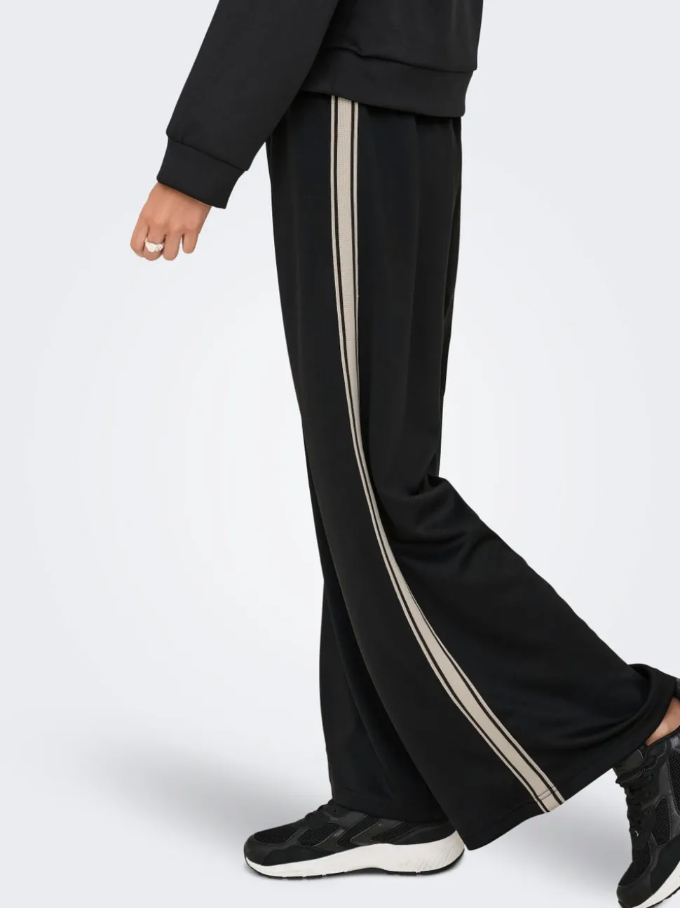 ONLASTA Locker geschnitten Klassische Hose