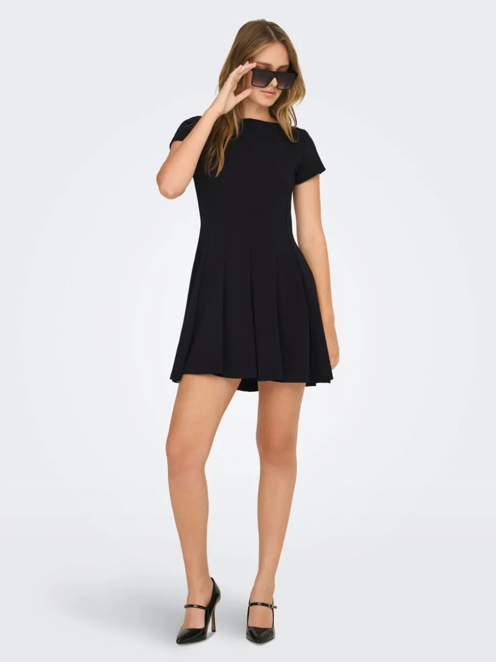 ONLEVI Kurzes Kleid