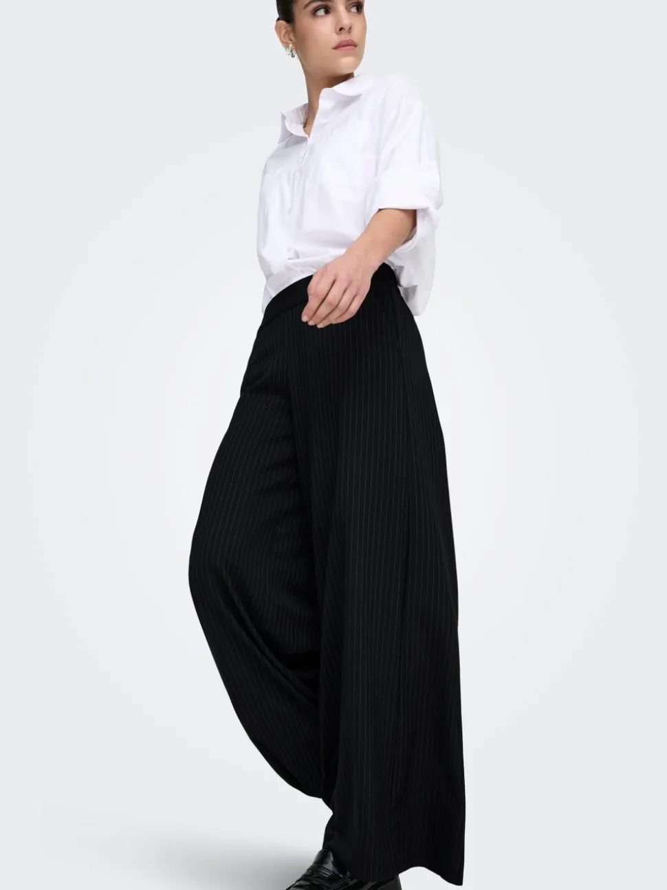 JDYARA Weiter Beinschnitt Hose