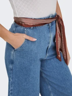 ONLDAVINA Mittlere Taille Normal geschnitten Jeans-Shorts