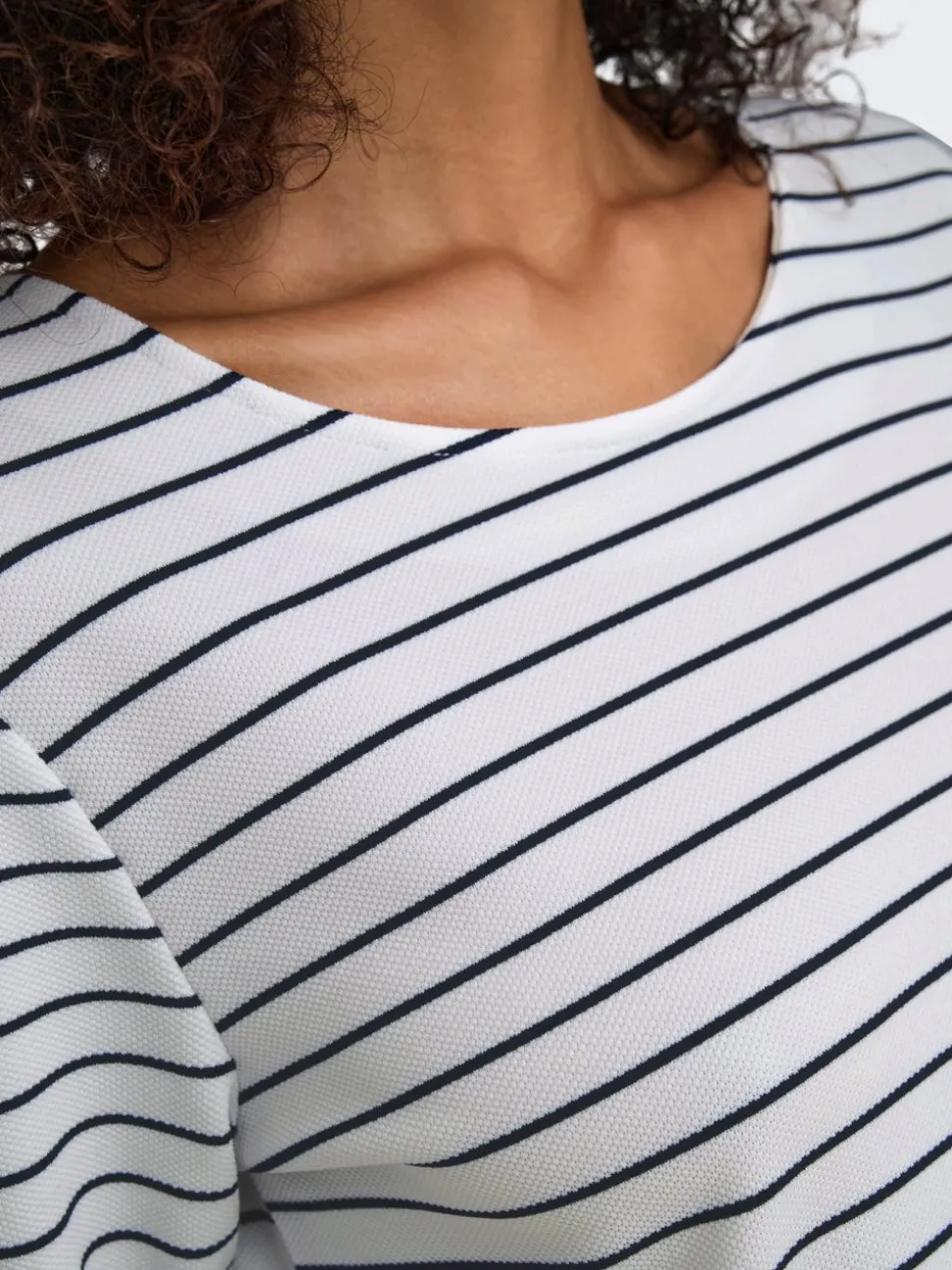 ONLDEMI Kurzes Kleid