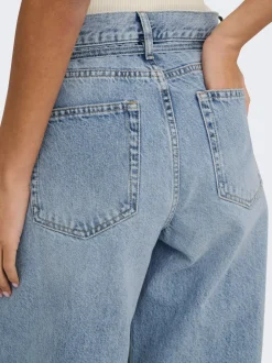 ONLGIANNA Mittlere Taille Gerade geschnitten Jeans