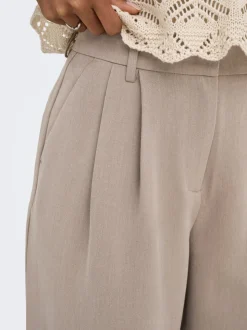ONLHATTIE Gerade geschnitten, verjüngt Hose