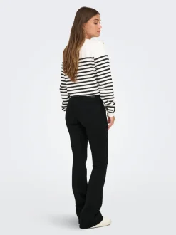 ONLHELLA Niedrige Taille Retro-Fit, ausgestellt Jeans