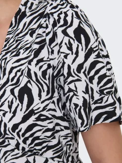 ONLJENNIE kurz Kleid