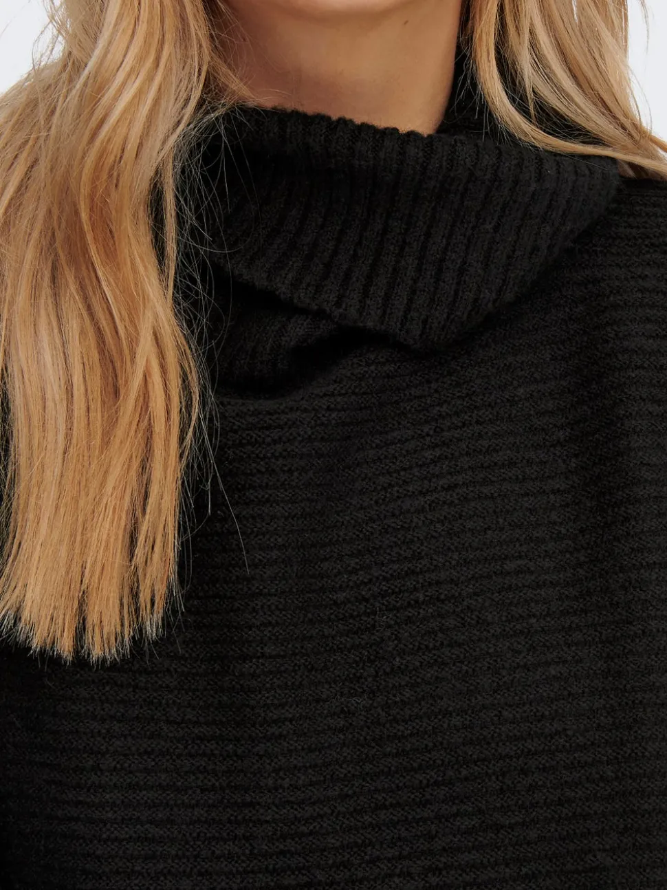 ONLLOVISA Poncho