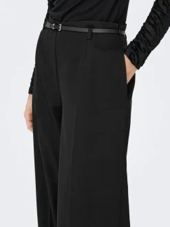 ONLMALIKA Locker geschnitten Hose