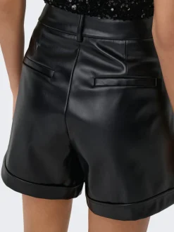 ONLODA Mittlere Taille Normal geschnitten Kunstledershorts