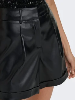 ONLODA Mittlere Taille Normal geschnitten Kunstledershorts