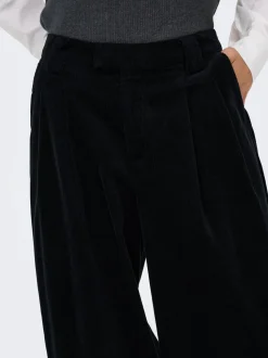 ONLSVEA-NESSA Weiter Beinschnitt Cordhose