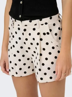 ONLTAMILA Normal geschnitten Shorts