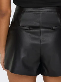 ONLTRICIA Mittlere Taille Baggy Fit Kunstledershorts