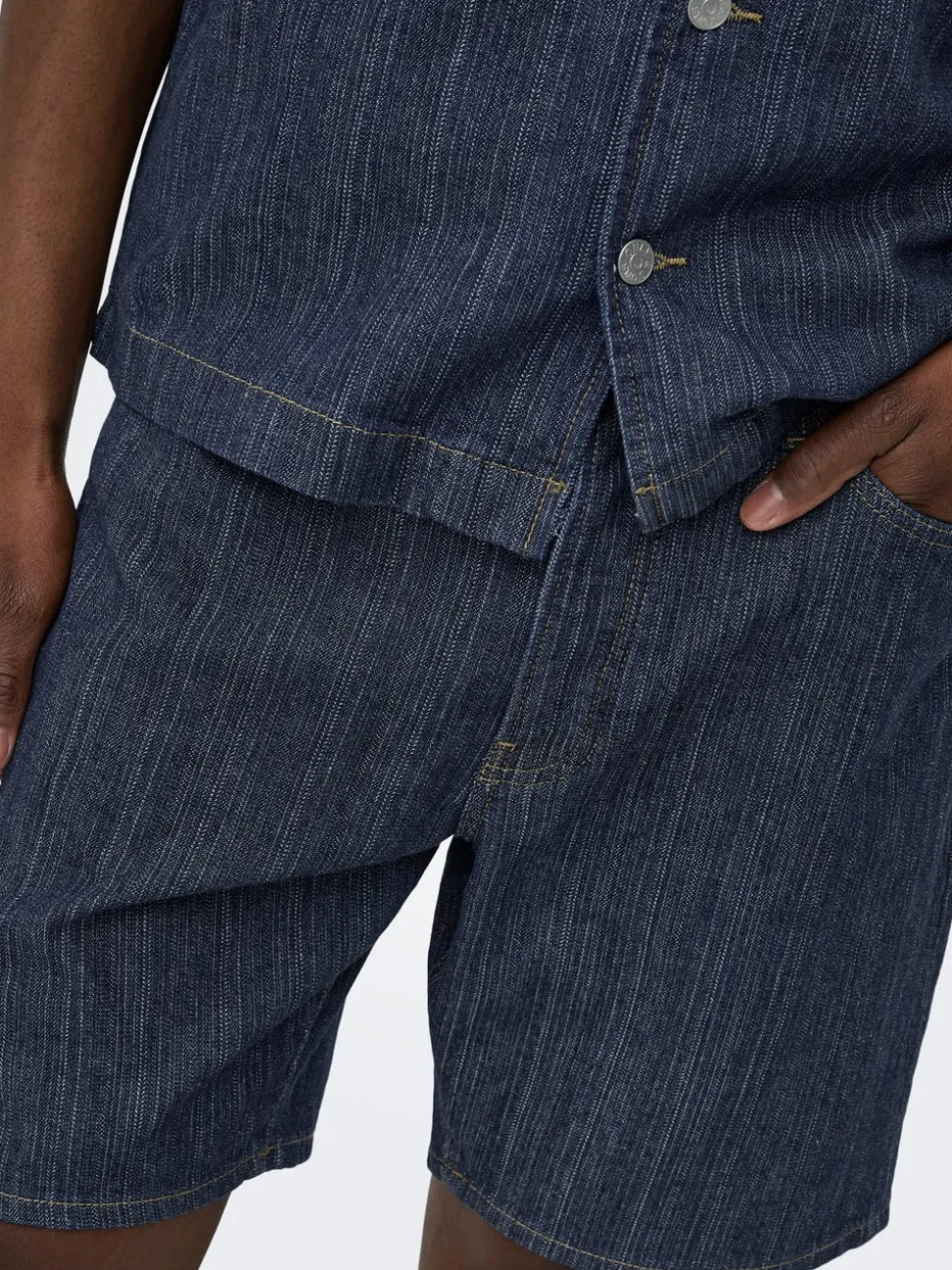 ONSFADE Mid Rise Locker geschnitten Shorts